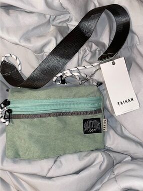 Midnight Organic x Taikan Smoothies Green Shoulder Bag (Larry June)